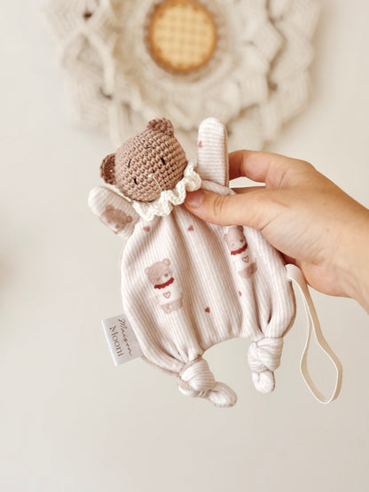 Mini doudou attache tétine Ourson d’amour